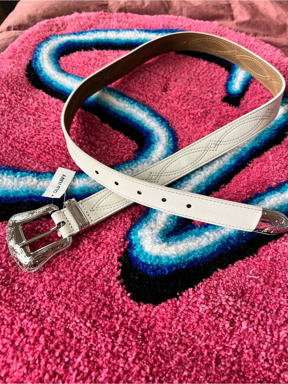 Old Navy White Quilted Belt with Decorative Silver Western Buckle